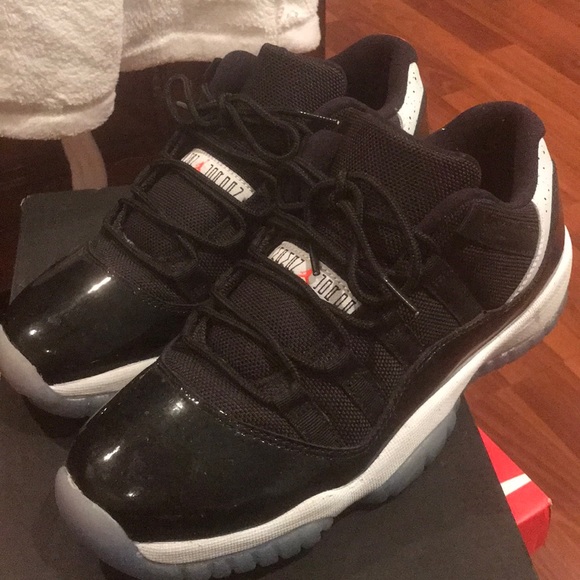 Jordan Shoes - Air Jordan 11 retro low ( GRADE SCHOOL SIZE)6.5